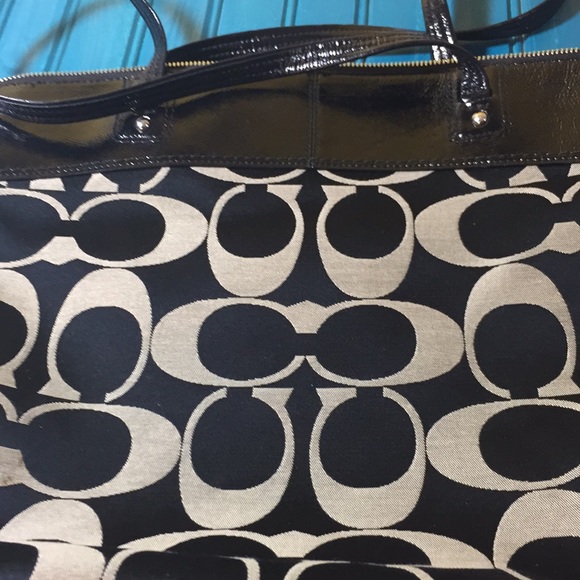 Coach Laura Signature Tote Bag - Picture 7 of 8